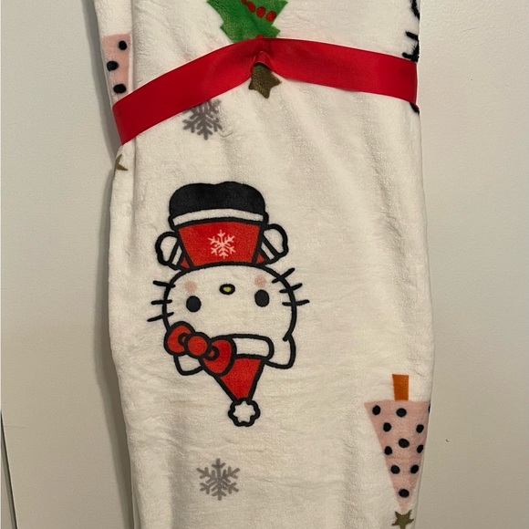 Hello Kitty Christmas Plush Throw Blanket #1 50 x 70 NWT - Picture 2 of 2